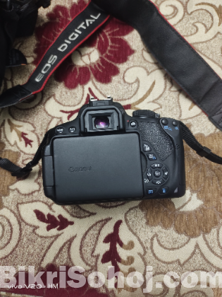 Canon 700D